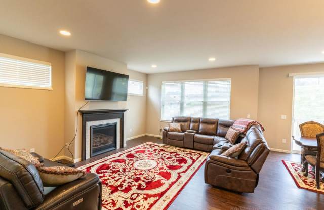 6142 Pine Ridge Way Gallery 4