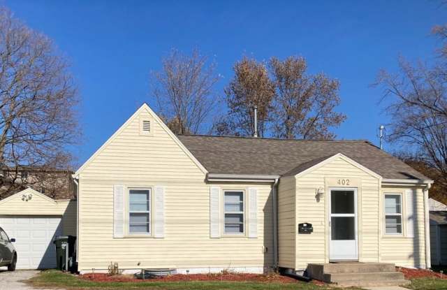 2-Bedroom West Side Home | Deck + Garage Parking Gallery 1