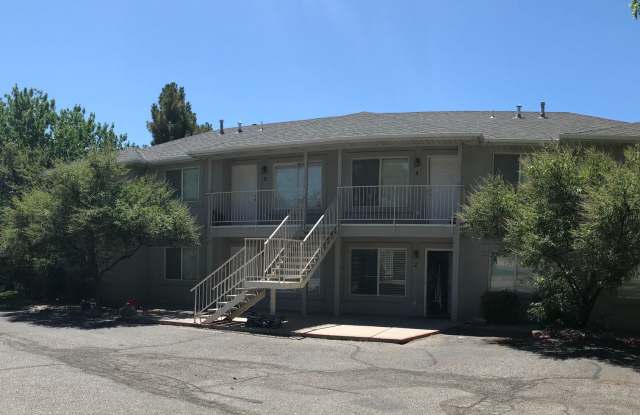 3 Bedroom 2 bathroom apartment in great location! photos photos