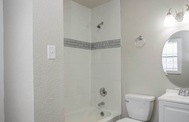 Charming 3 bedroom 1 bath home Gallery 1