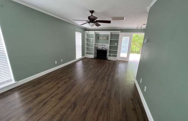 176 West Walnut Avenue Gallery 3