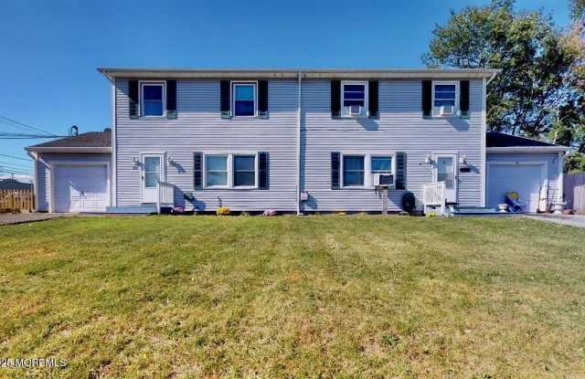 512 Roosevelt Avenue - 512 Roosevelt Avenue, Toms River, NJ 08753