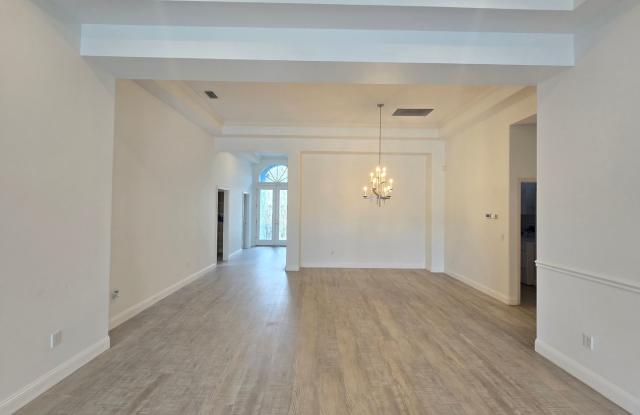 Spacious 3 bed/ 2 bath Home ~ Gated Community of Villa Rosa Gallery 4