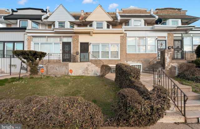 5005 N 9TH Street photos photos