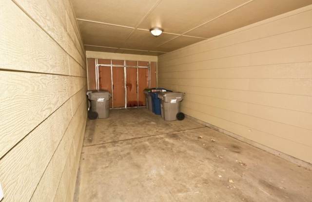 2 Bedroom 1 Bathroom Duplex Located on the Bench Gallery 4