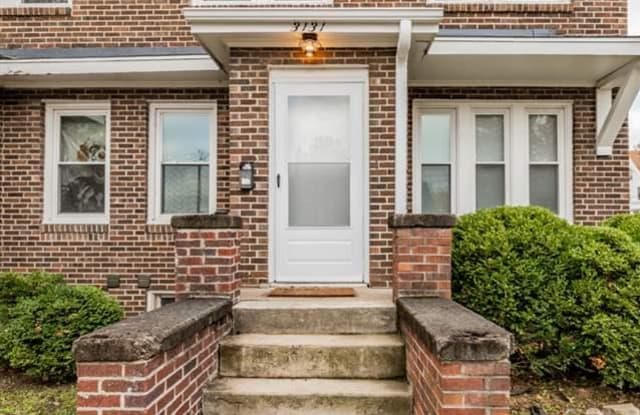 3131 Cass Street - 3131 Cass Street, Omaha, NE 68131