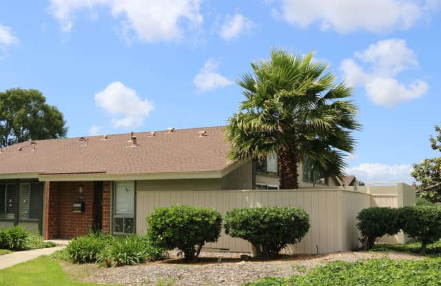 424 Parkside Dr - 424 Parkside Drive, Oceanside, CA 92058