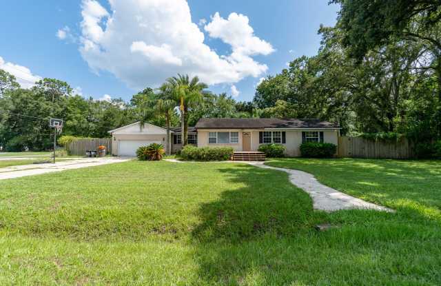 Large 3 Bed and 2 Bath Gem in the Centrally Located Hyde Park Neighborhood photos photos