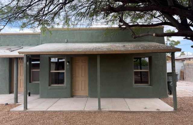 1845 South 5th Avenue - 4/5 photos photos