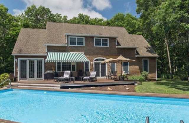 4 Stonewall - 4 Stonewall Court, Northwest Harbor, NY 11937