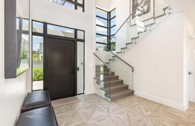 6840 LAKE Avenue Gallery 2