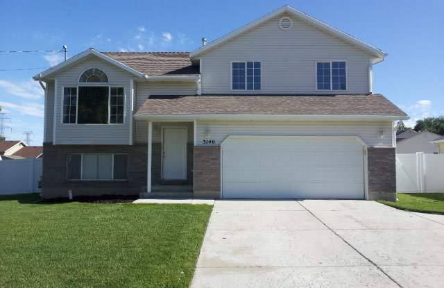 Beautiful home with 2 car garage photos photos
