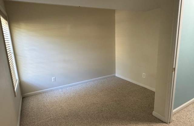 12740 GREAT Lane Gallery 3