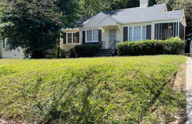 3 Bedroom Westwood Terrace Bungalow (Sorry, No Section 8) Gallery 3