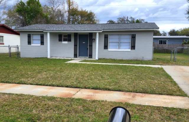 2Br/ 1.5Ba Newly Renovated House - DELTONA LAKES - 2441 Greenwood Street, Deltona, FL 32738 2Br/ 1.5Ba Newly Renovated House - DELTONA LAKES - 2441 Greenwood Street, Deltona, FL 32738
