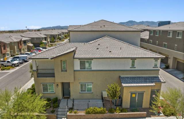 Beautiful 3 BR 2.5 BA Townhouse built in 2020 off the Las Vegas Strip photos photos