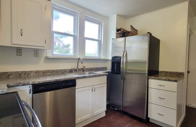 3 Bedroom - Castle Shannon Gallery 4
