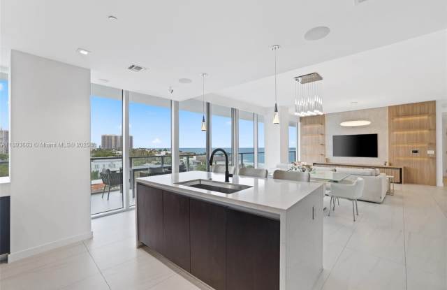 2200 N Ocean Blvd photos photos