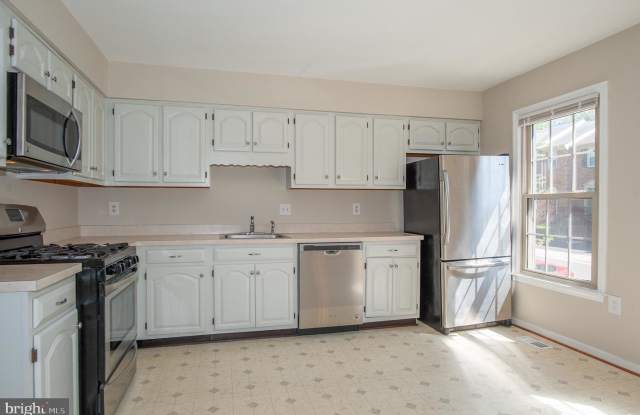 5946 WOODFIELD ESTATES DR Gallery 3