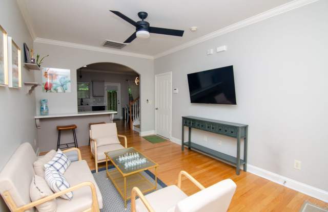 Cozy Townhome in Woodbury Subdivision Gallery 4