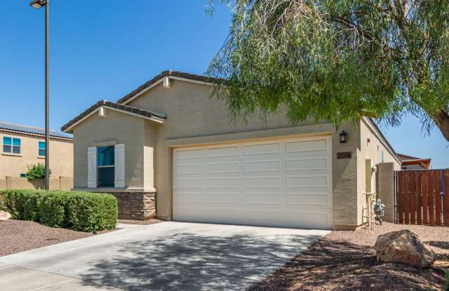 Popular location near Verrado in Sienna Hills! Community Pool! photos photos