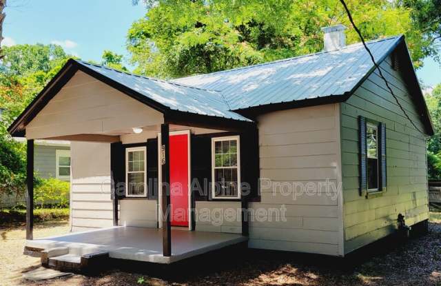 916 Wilmington Ave - 916 Wilmington Avenue, Statesville, NC 28677