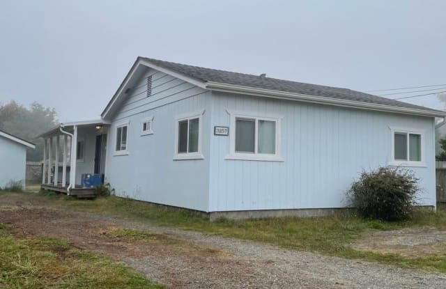 3257 Halfway Ave - 3257 Half Way Avenue, McKinleyville, CA 95519