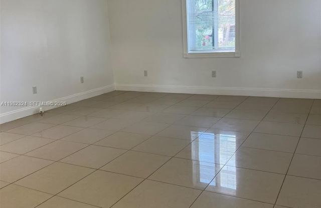 1400 NE 175th St photos photos