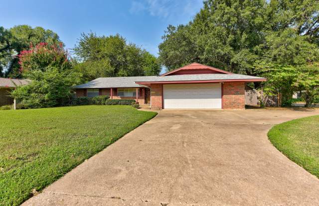 1202 Benson Drive photos photos