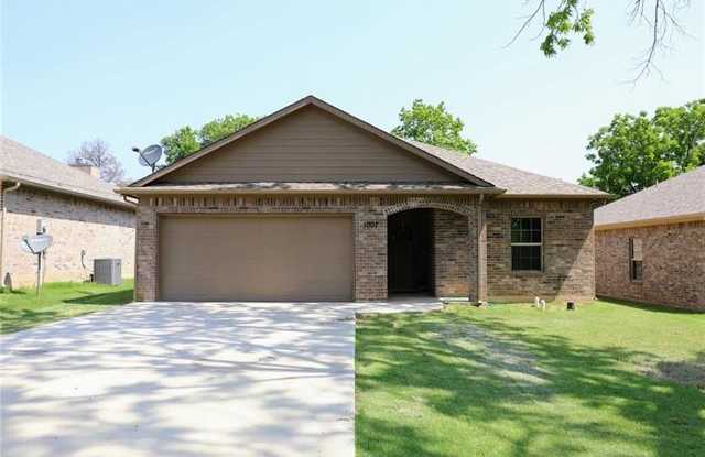 1007 Rice Street - 1007 Rice Street, Denison, TX 75020