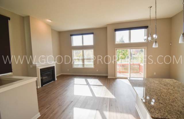 End-Unit Townhome | Waukee Schools | 2-Car Garage Gallery 4