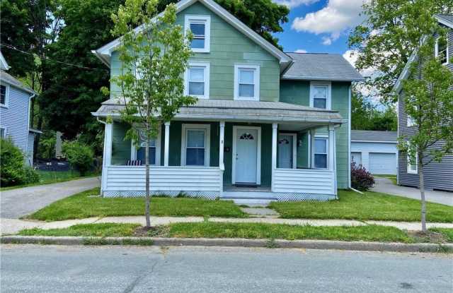 8 Cottage Street - 8 Cottage Street, Warwick, NY 10990