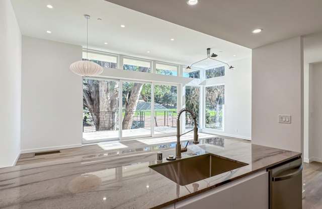 946 Lucile Avenue - 946 Lucile Avenue, Los Angeles, CA 90026