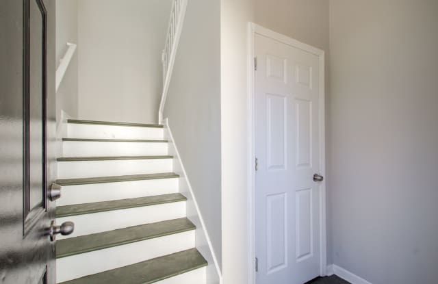 2835 3rd Avenue Southwest - A Gallery 2