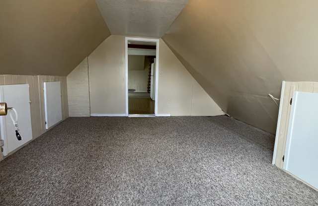 409 South Brooks Street - 2 photos photos