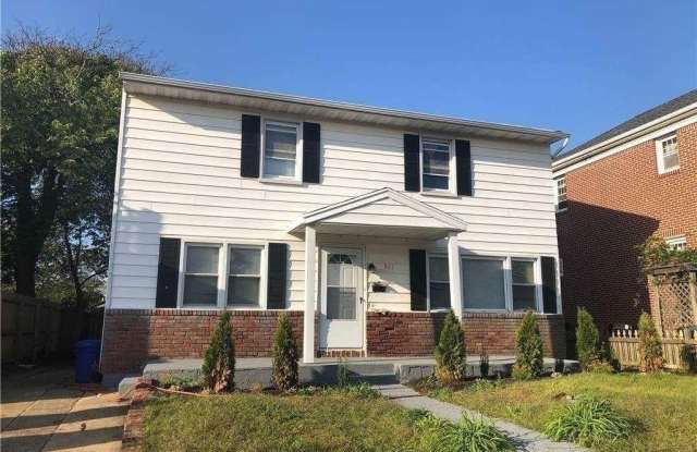 311 W Penn Street photos photos