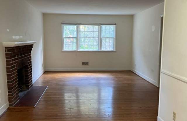 Cute 3 bedroom home with garage/ work space and in walking distance to Bedford Elementary photos photos