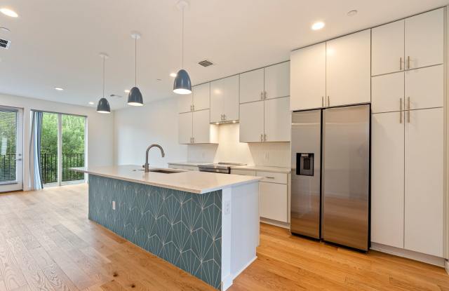 Sophisticated East Austin Living with Stylish Interiors, Private Garage, and Everyday Convenience! photos photos