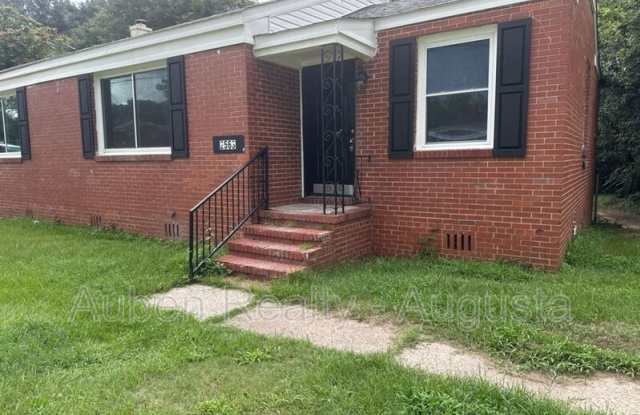 2563 Lyman Street photos photos