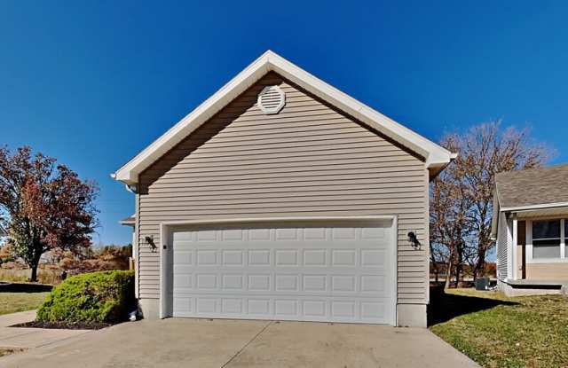 1012 NE Queens Ct photos photos