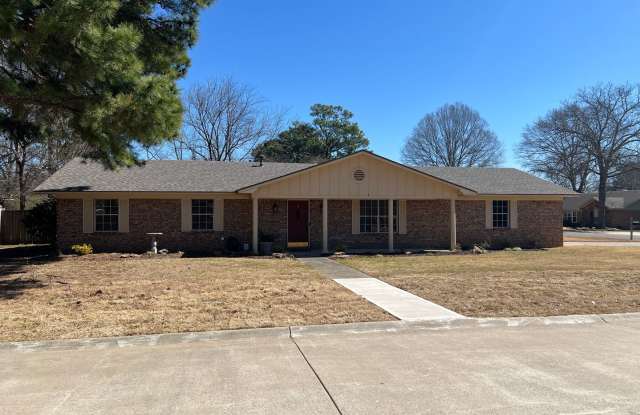 3 Bed 2 Bath Home - 8 Shady Lane Drive, Conway, AR 72034