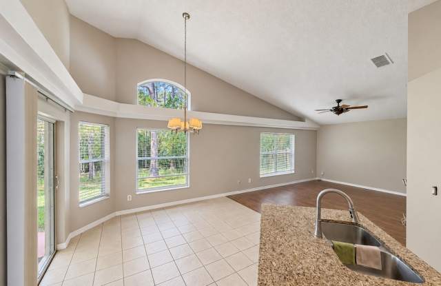 Great 4/2 Rental in East Orlando and Waterford Lakes Gallery 3