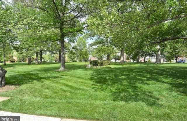 2318 WHEYSTONE COURT Gallery 2