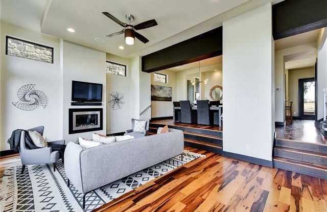 5911 N West PL Gallery 4