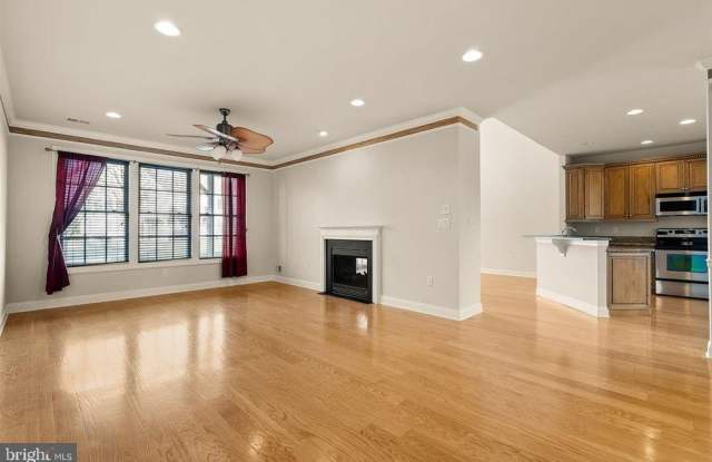 809 TURNBERRY Court Gallery 4