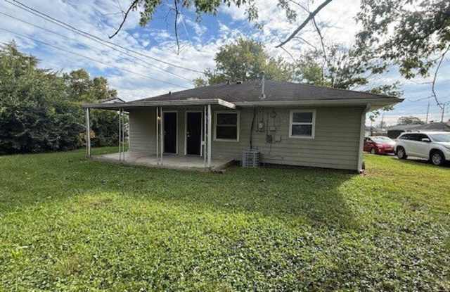 3018 Eagledale Drive Gallery 2