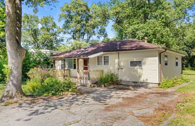 3 Bedroom Home With Central Air - 3113 Oakwood Street, Portage, IN 46368