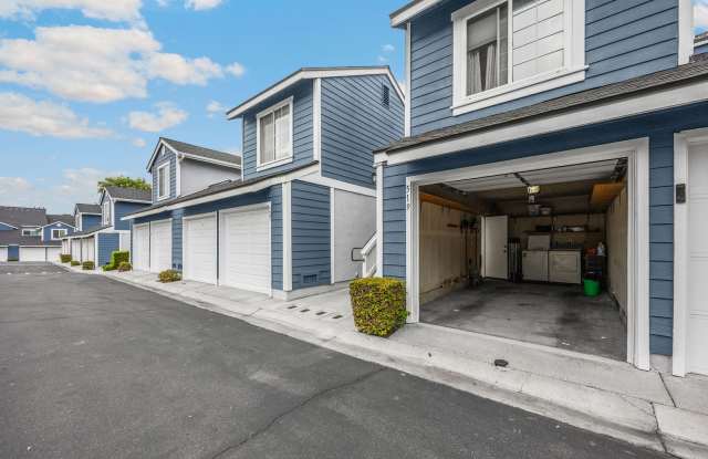 Charming Cape Cod-Style Condo in La Habra! Gallery 1