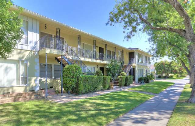 SUNNY TWO BEDROOM ONE BATH Apartment *** photos photos