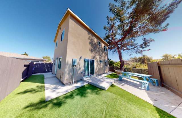 4 bed house on Adobe! photos photos